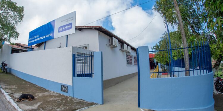 Alagoas destina R$ 32,4 milhões para educação e autoriza obras em quatro cidades