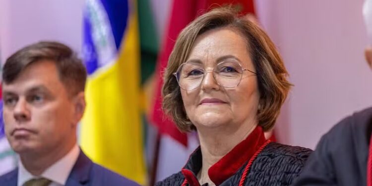 Marluce Caldas ocupa cadeira no STJ e consolida espaço de mulheres no Judiciário