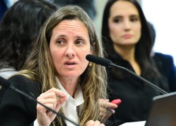 À CPMI, diretora aponta que CGU audita todas as entidades ligadas ao INSS