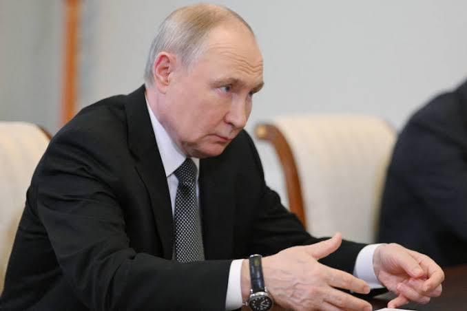 Putin se diz pronto para encontrar Zelensky: “Que venha a Moscou”