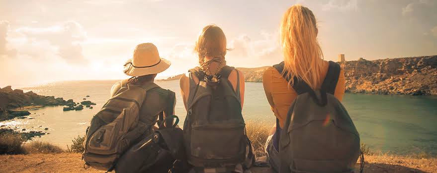 Ministério do Turismo elabora guia voltado para mulheres que viajam sozinhas