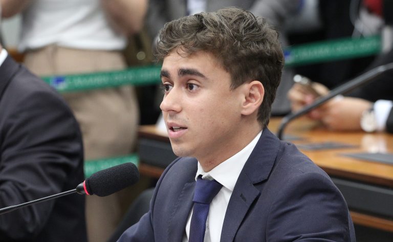 Comissão da Câmara aprova fim da promoção automática em escolas