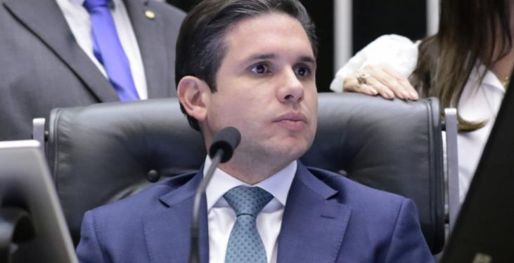 Hugo Motta pede para deputados removerem publicações com provocações ao STF