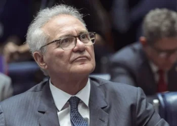 Lira e Renan travam disputa alagoana sobre isenção do Imposto de Renda