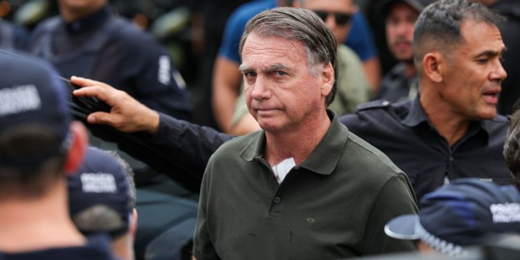 Aliado alerta para risco “iminente” de morte de Bolsonaro após visita
