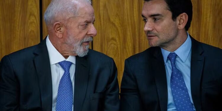 Lula se reúne com ministros após saída do União Brasil e PP da base do Governo