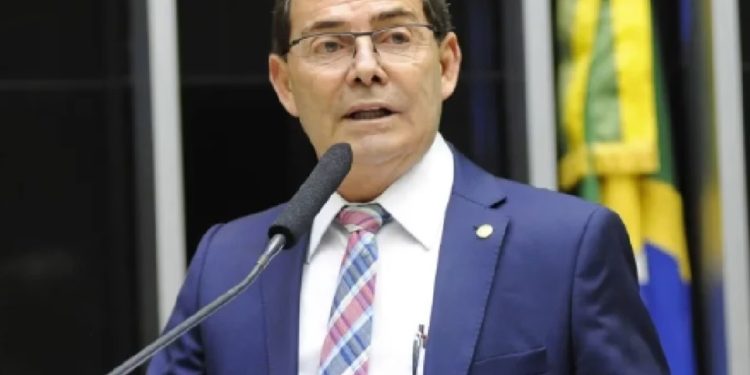 Paulinho da Força afirma ter sinal verde de Alcolumbre para “Anistia Light”