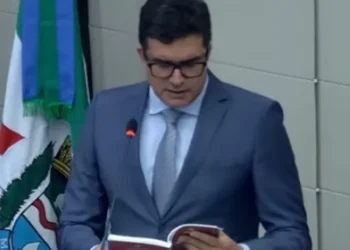 Após tapa na mesa, Rui se desculpa e alfineta com ‘A revolução dos bichos’: “Tem vereador mais igual que o outro”