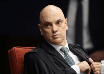 Moraes relembra falas de Bolsonaro sobre “sala escura” e “canalhas” durante julgamento no STF