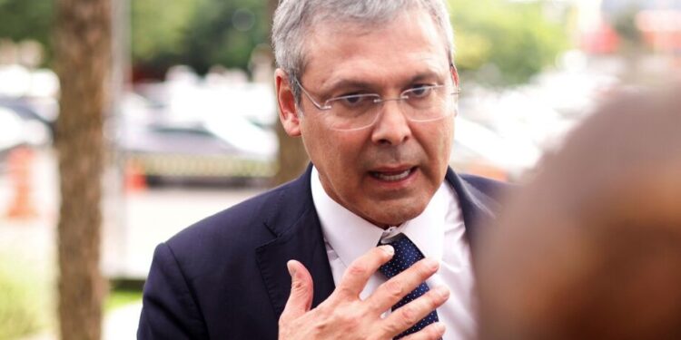 Líder do PT avalia eleição argentina: “Mileísmo derrotado”