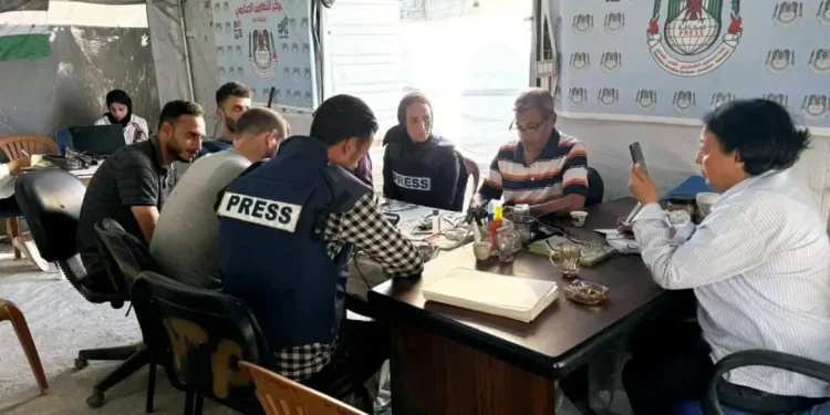 Tenda de imprensa em Gaza sofre ataque minutos após encontro com profissionais brasileiros
