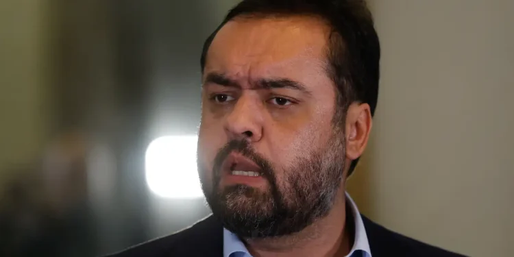 Comissão da Câmara pede à PGR prisão de Castro após operação no Rio