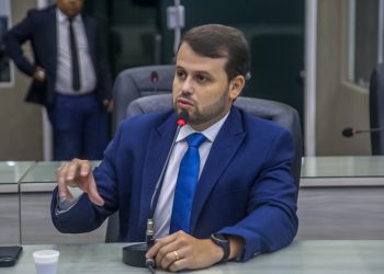 Câmara aprova Moção de Repúdio contra BRK após denúncias de obras inacabadas e cobranças indevidas