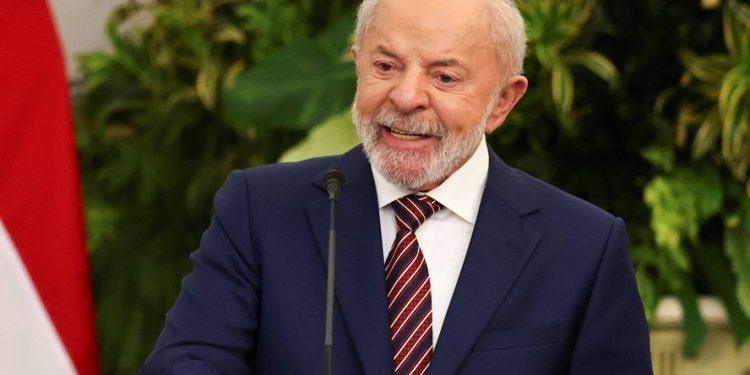 Aprovação de Lula sobe e supera desaprovação, mostra pesquisa Atlas/Bloomberg