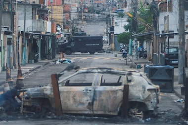 Polícia Civil do Rio investiga remoção de roupas e armas de suspeitos mortos após megaoperação