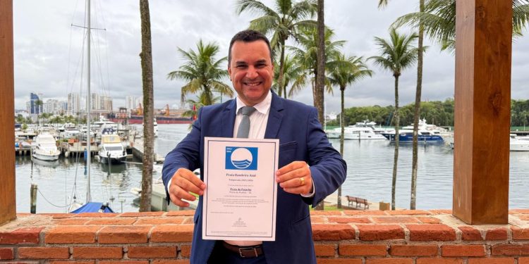 Prefeito Allan de Jesus participa em São Paulo da cerimônia nacional de entrega da Bandeira Azul 2025