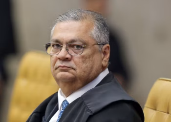 Flávio Dino e ex-esposa vão receber R$ 1,2 milhão de hospital no DF onde filho morreu em 2012; valor será doado, diz ministro
