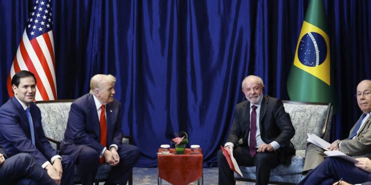 Após reunião de Lula e Trump, Casa Branca afirma que deve “fechar bons negócios” com Brasil