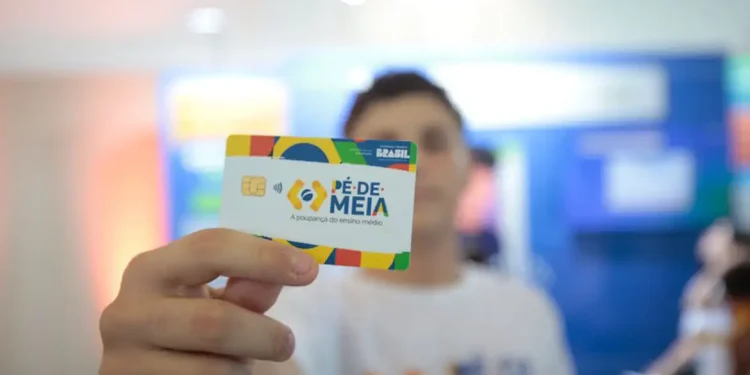 Caixa disponibiliza pagamento do programa Pé de Meia para estudantes