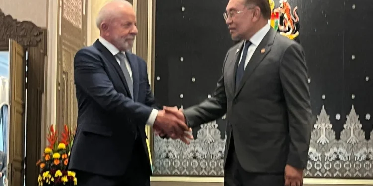 Malásia: Lula visita primeiro-ministro antes de possível agenda com Trump