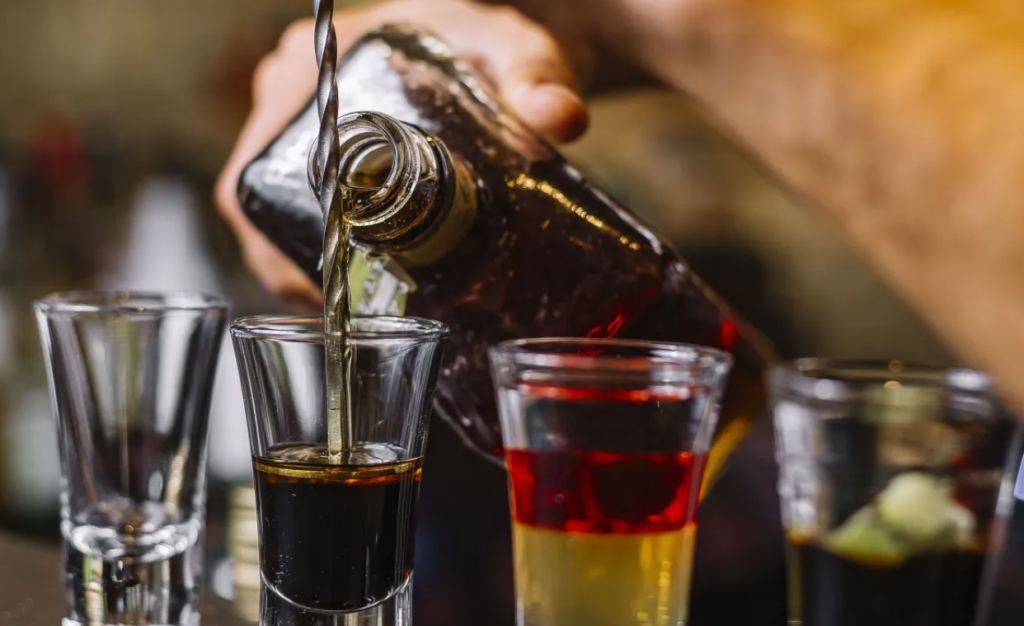 Bebida batizada com metanol: Pernambuco tem duas mortes suspeitas