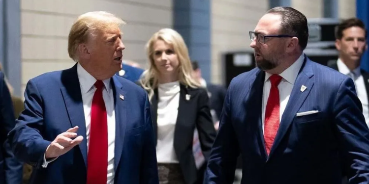 Conselheiro de Trump diz que não vai “desistir até Moraes ser preso”