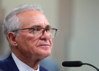 A proposta de Renan para o projeto do IR que deixa o governo em alerta