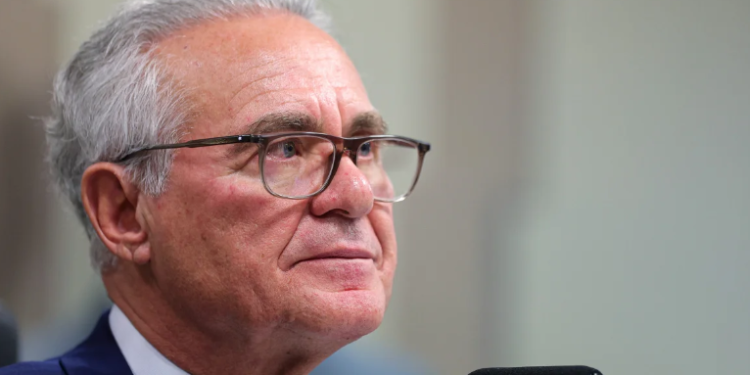 A proposta de Renan para o projeto do IR que deixa o governo em alerta