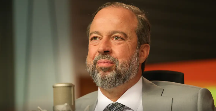 Não precisaremos do horário de verão neste ano, diz Alexandre Silveira