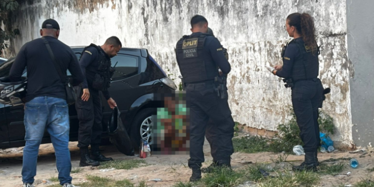 Mulher é presa em Maceió após furto em farmácia na Ponta Verde