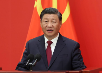 China regulamenta os influenciadores: agora eles deverão ter diplomas universitários para falar sobre temas profissional