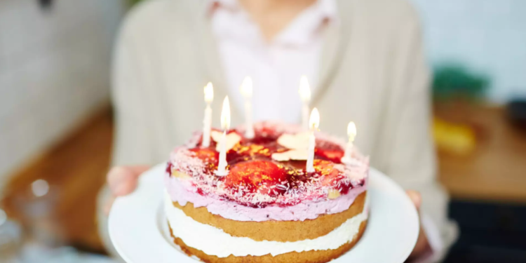 Homem entrou na Justiça porque os colegas de trabalho não cantaram “parabéns” no dia do seu aniversário