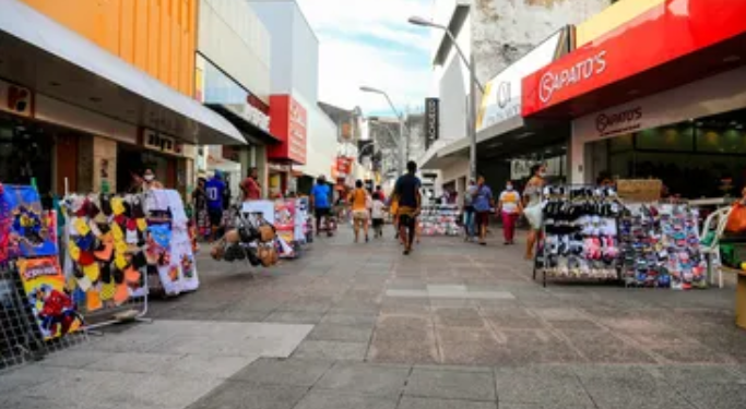 Operação mira comércio ilegal de celulares em Maceió