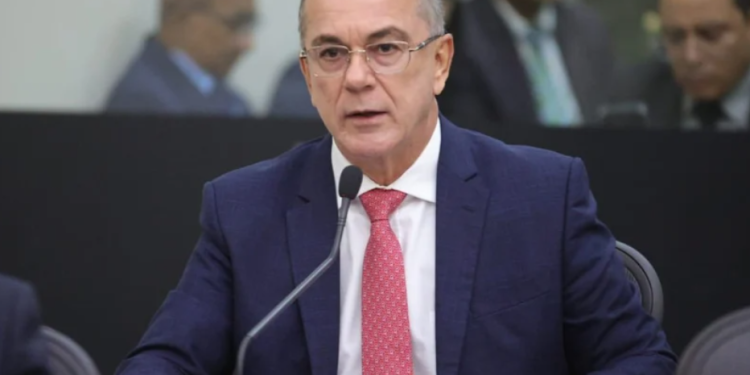 Ronaldo Medeiros solicita sessão especial para debater PEC da reforma administrativa
