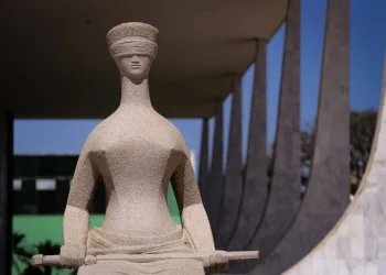 STF vai decidir se casais gays podem ter direito à licença-maternidade