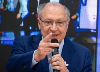 Alckmin surge como maior ameaça à reeleição de Tarcísio em São Paulo