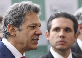 Hugo rebate Haddad: “Cortar emendas é ir contra a população”