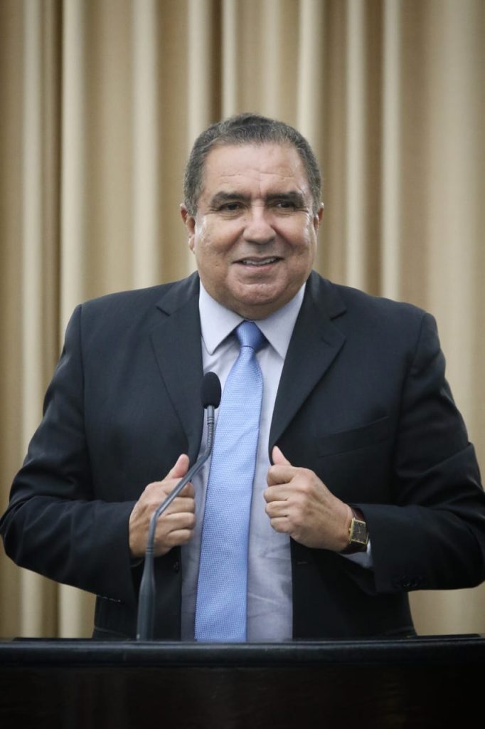 Deputado Inácio Loiola recebe Comenda Jonas Montenegro do Instituto Histórico e Geográfico de Alagoas