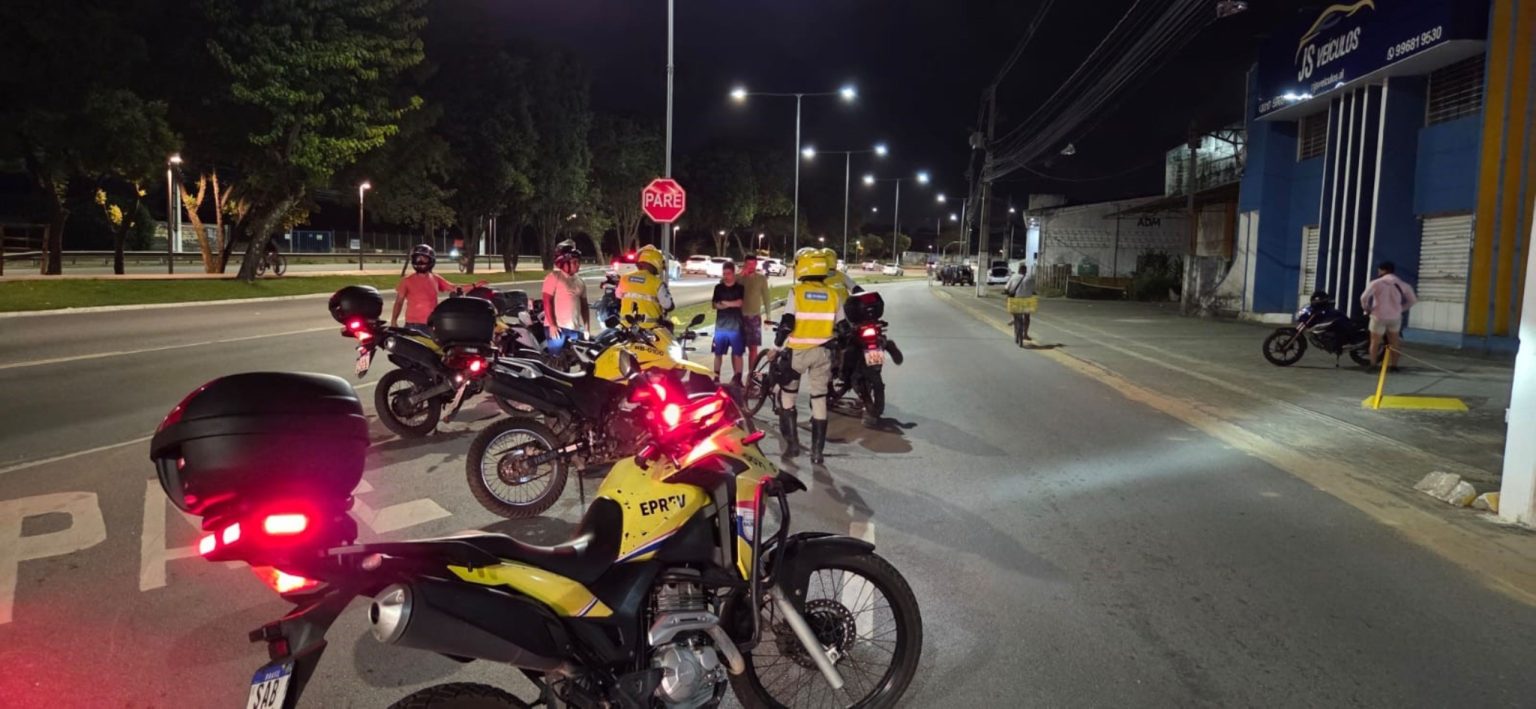 Agentes de proximidade do Ronda no Bairro recuperam moto roubada e socorrem vítima de acidente de trânsito