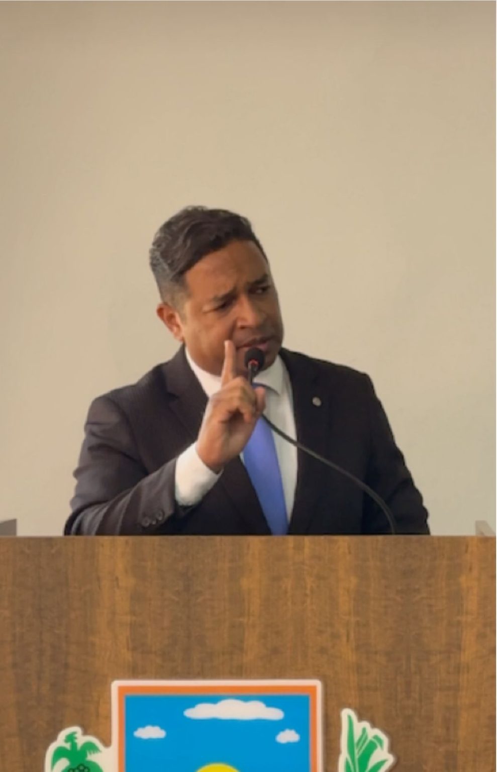 São leões pra cortar energia, mas para manutenção são gatinhos”, diz vereador de Jequiá da Praia ao cobrar da Equatorial reparos de postes de energia