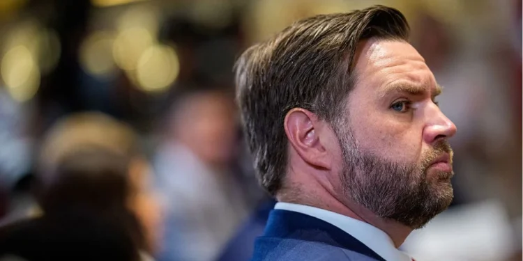 Vance diz que testar arsenal nuclear é vital para segurança dos EUA