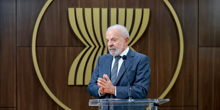 Lula participa de cúpula na Malásia de olho no mercado asiático