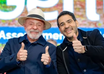 Favorito para suceder Barroso no STF viajou com Lula para Bahia