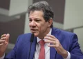 Haddad: “Vai na comunidade, mas verdadeiro bandido está noutro lugar”