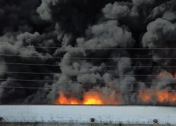 Risco de explosão em fábrica: Federação recomenda que empresas encerrem atividades