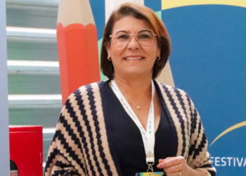 Prefeita de Carneiros, participa de Festival Nacional de Educação