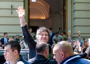 Milei tem vitória nas urnas na Argentina e amplia bancada legislativa