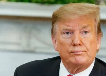 “Disse que eu merecia”, diz Trump após ligação com vencedora do Nobel