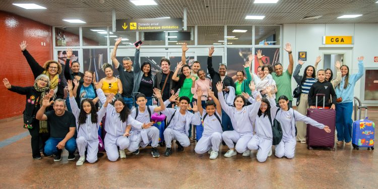 Estudantes de Murici retornam ao Brasil após intercâmbio de 15 dias em Madrid