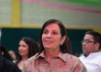 Prefeita Leonor Monteiro anuncia pagamento de quase 3 milhões em precatórios do Fundef aos professores de Monteirópolis durante festa do Dia do Professor